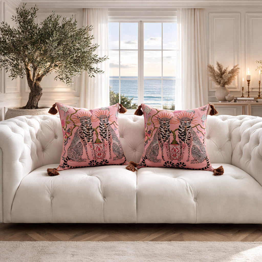 CELISTEA ZAHARA - Kuddfodral – Rosa Dekorativt Kuddfodral med Leopardmotiv och Tofsar