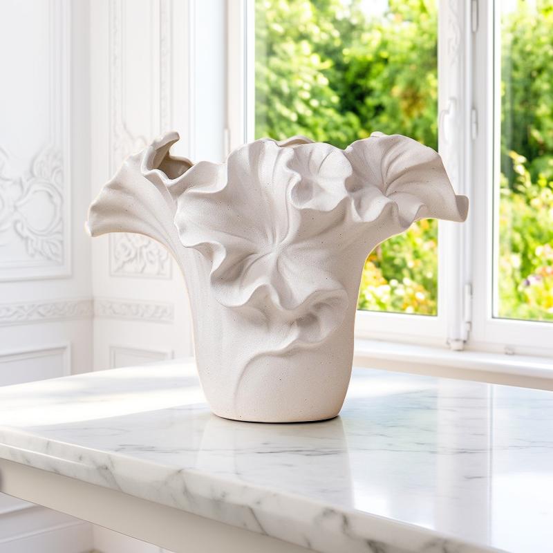 ESTELLE - Handgjord Keramikvas med Vågmönster – Vit & Beige – 2 Storlekar